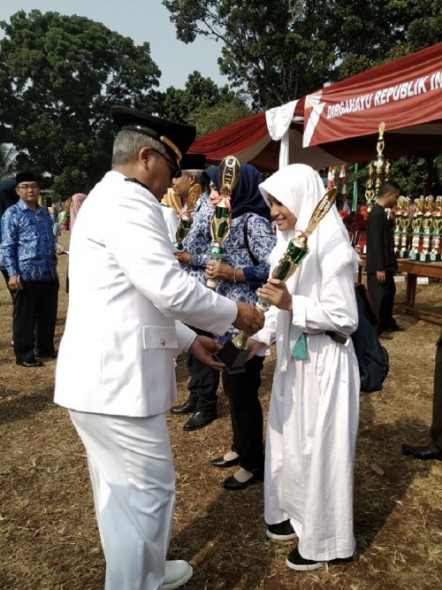 Part II Camat Bojonggede berikan Apresiasi Di Hari Ulang Tahun Kemerdekaan Indonesia 74th 2019